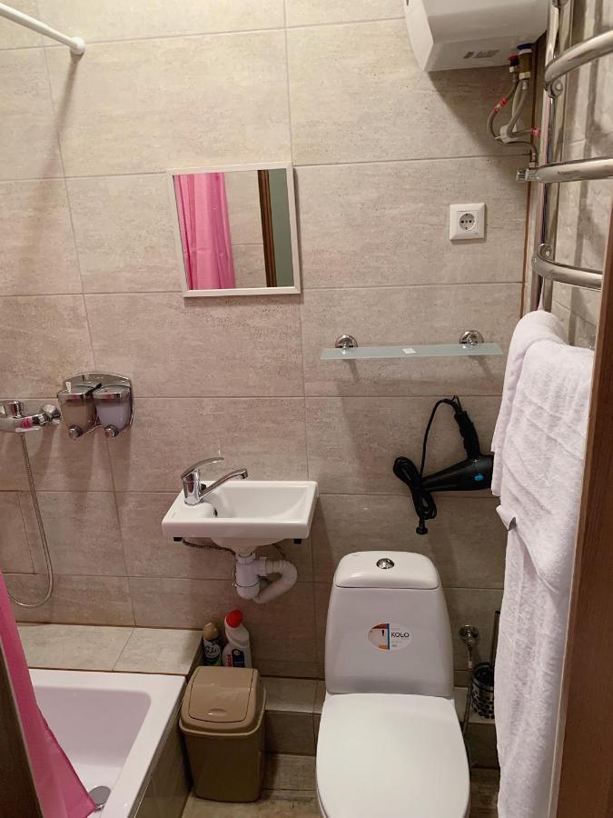 Апартаменти-Студія На Герцена Tjernivtsi Exteriör bild